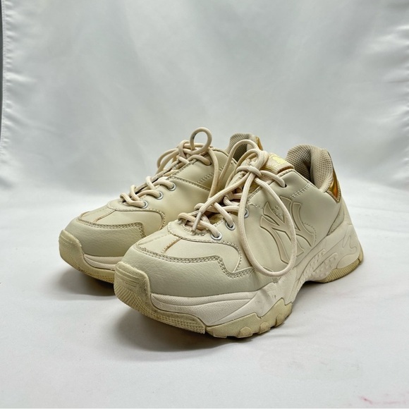 Women's MLB Yankees cream color sneakers size‎ 7 - Picture 2 of 9